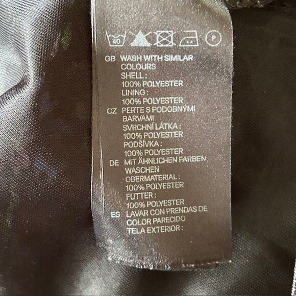 H&M Divided Floral Scoop Neck Sundress, Size 6 - Picture 6 of 6